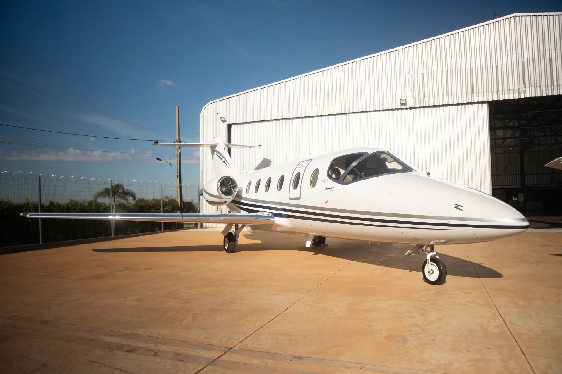 HAWKER 400A