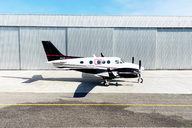 KING AIR C90